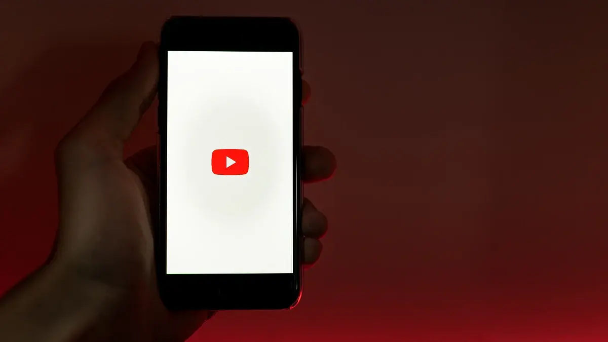 یوتیوب و متا به جاسوسی متهم شدند