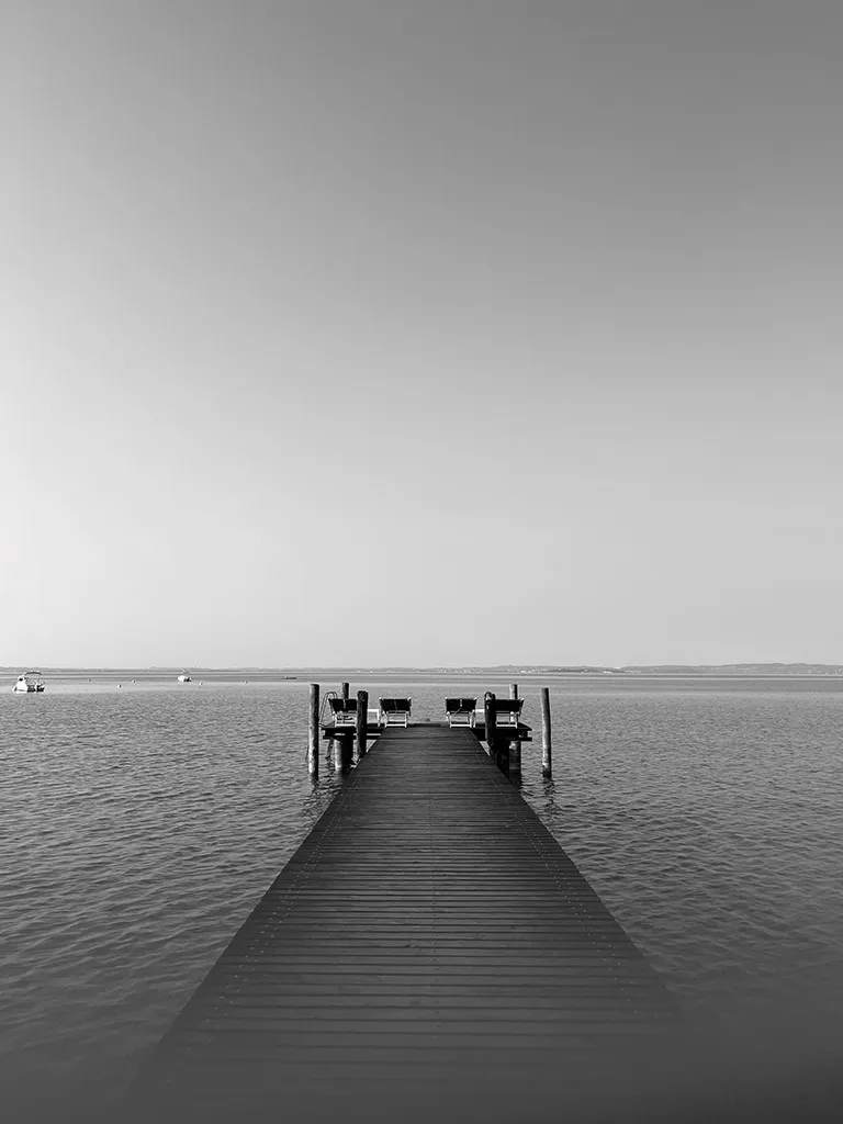 عکس با آیفون 13 در باردولینو، در تفرجگاه کنار دریاچه دریاچه گاردا ایتالیا