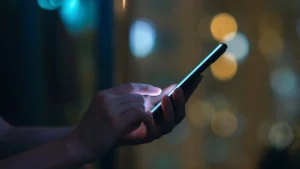 اپلیکیشن های جاسوسی موبایل - لاگ مدیا