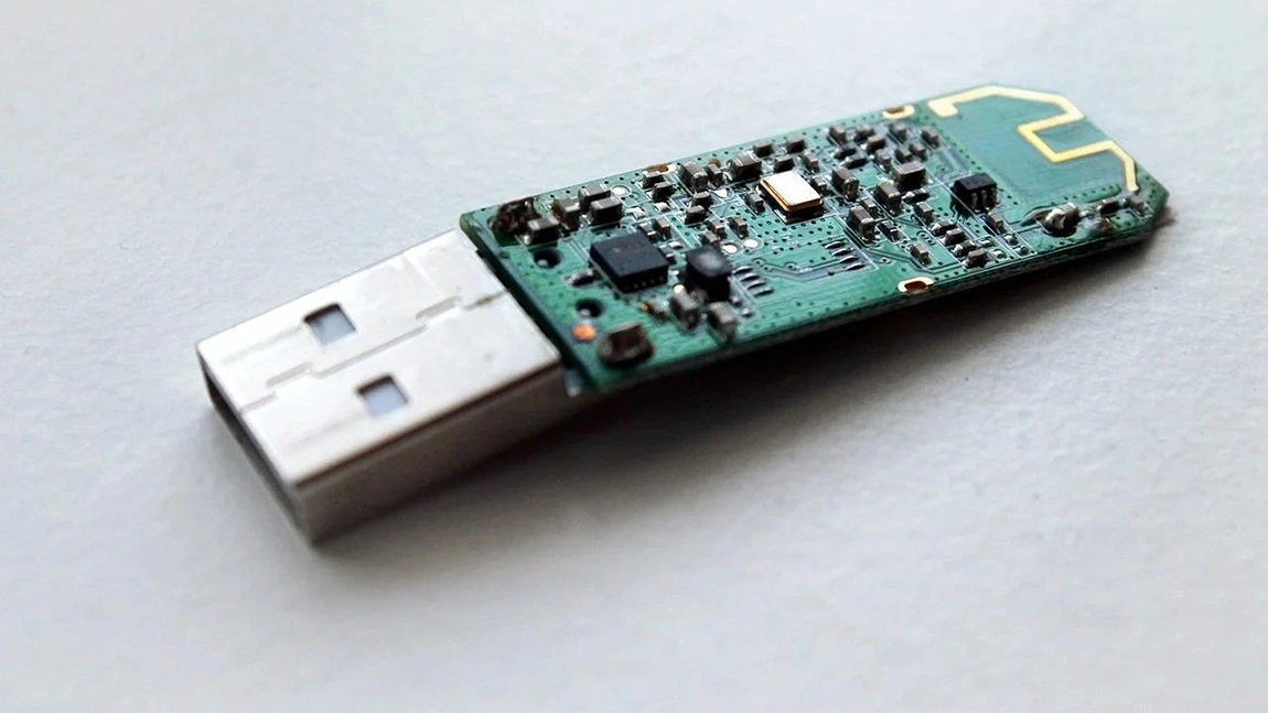 چگونه USB فلش خراب را تعمیر کنیم - لاگ‌مدیا شبکه و امنیت
