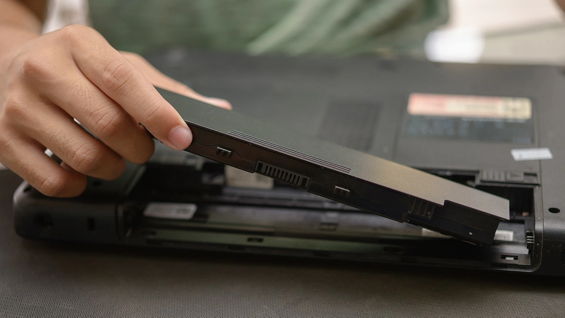 چگونه طول عمر باتری لپ‌تاپ را افزایش دهیم - لاگ‌مدیا