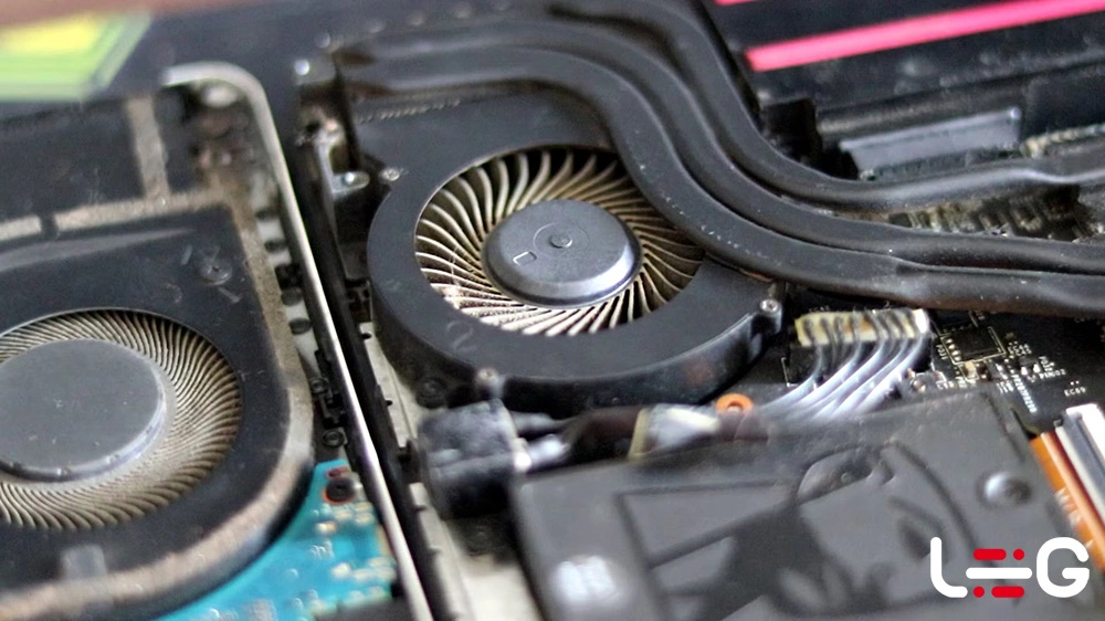 تمیز کردن داخل لپ تاپ برای نگهداری و عمر بیشتر - لاگمدیا