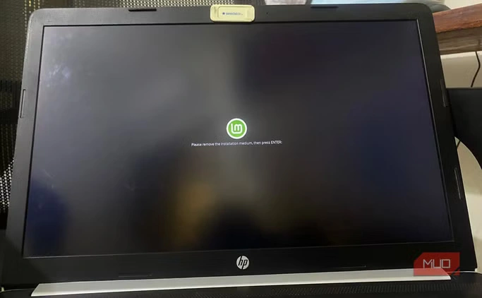 لپ تاپ سازگار با لینوکس - لاگمدیا