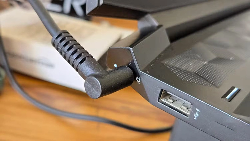 نحوه استفاده صحیح از شارژر لپتاپ - نگهداری لپتاپ