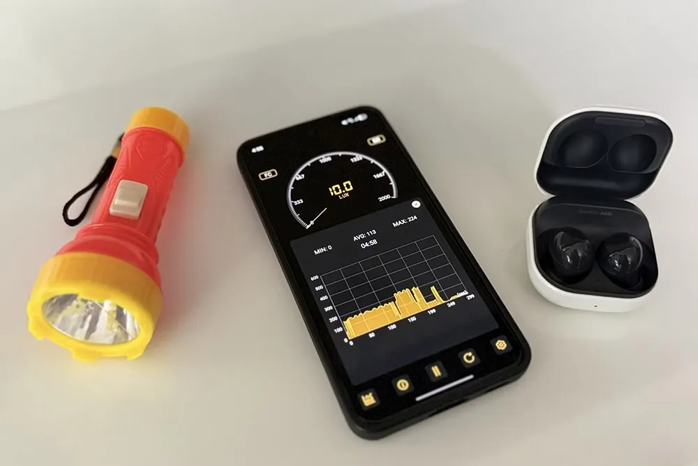 سنسنور نورسنج موبایل - لاگ مدیا