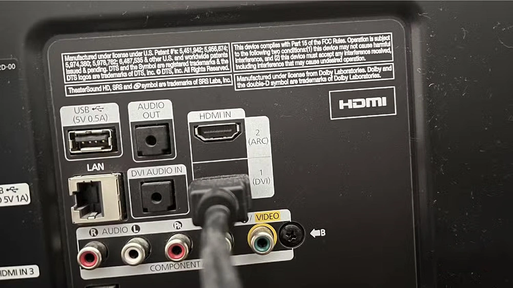 قطعه روی کابل HDMI - لاگ‌مدیا