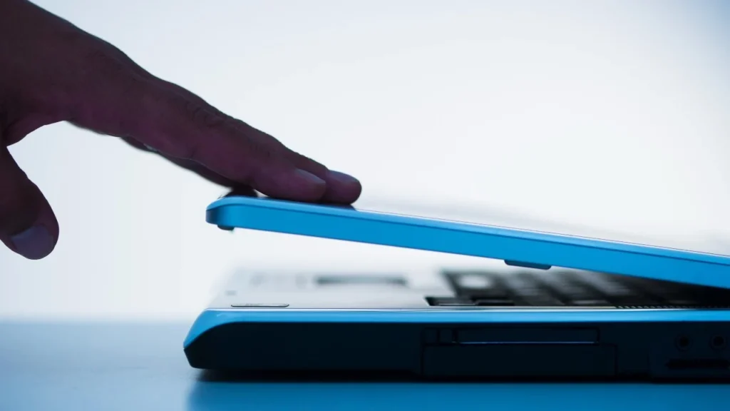 مضرات حالت استندبای برای لپ تاپ - لاگ‌مدیا