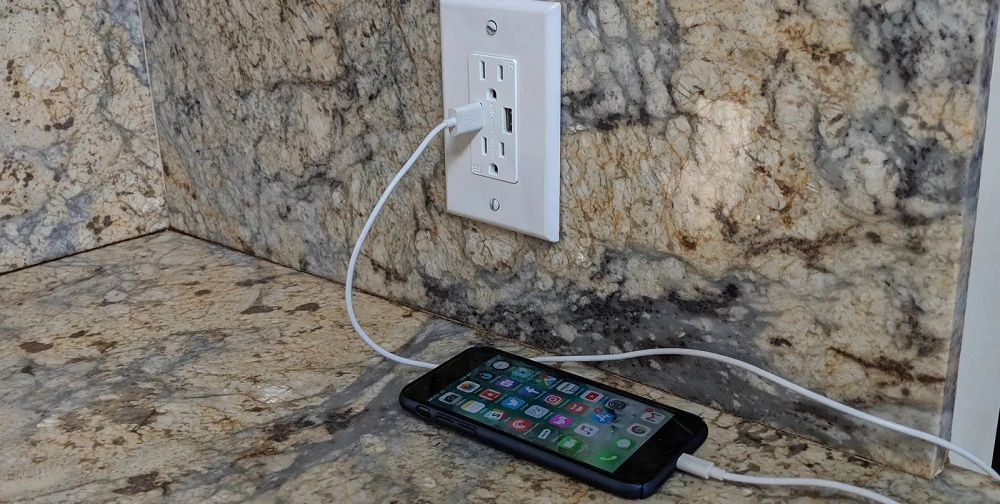 انواع پریز های جهانی برای تبدیل شارژر سفر - لاگ‌مدیا